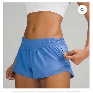 Lululemon Hotty Hot, 2.5 inch shorts